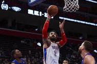 Steven Adams laying up the ball